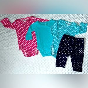 Carter’s Lot (3) Infant Girl Long Sleeve One Piece Outfits + Jeans Size 3 months